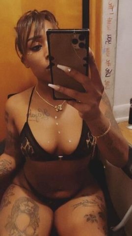 Cali Girl in TOWN - 1