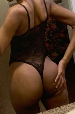 Sexy lightskin💦with a whole lotta 🍑 - 1