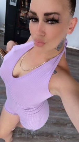 🎊lets make memories ! available for out calls only right now - 1
