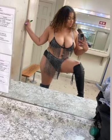 BUSTY BEAUTY 💕 SEXY BIG BOOTY LATINA MAMI - 1