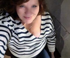 Available Now! Beautiful & Exquiisite Red Head With Lots of Skills. - Image 9