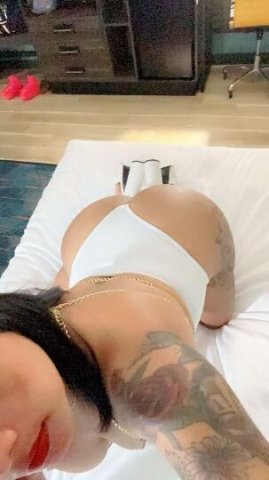 Chica sexy Nalgona y tetona piel extra suabe, disfruta de mis encantos 🤤 - 1