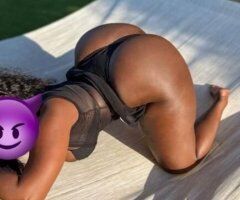 BIG ASS LATINA 🍑 - Image 1