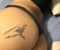 tiny waist pretty face with some wet 🐱 - Image 3