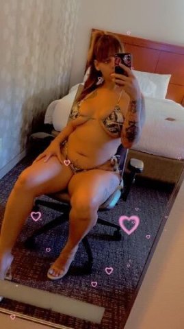 Golden Goddess 👑 Pleasure At Its Finest 🫦🍭 Here Only For A Moment 💝 - 1