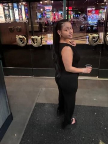 Fat Juicy Ass & Best BJs 🥰😍😍 New to Wolfforth 💗 Cum let me show you a good time 💦💋 - 1