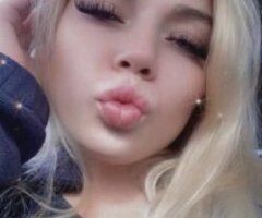 Juicy Blonde Lets Play 🫶 - Image 5