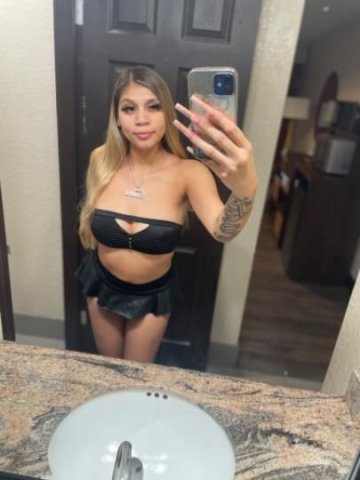 Back In Town!! Wet And Hot Mami Ready For You 💦🎀👸🏻⭐ - 1