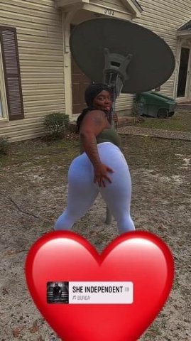 kome have fun with khloe - 1
