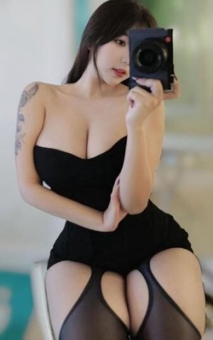 🎀.•*•.🎀 Your Curvy Asian Beauty 🎀.•*•.🎀 is here, eagerly waiting for you! 🎀.•`•.🎀 - 1