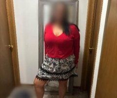 Minot escorts - Sexy Green Eyed Raven Haired Vixen