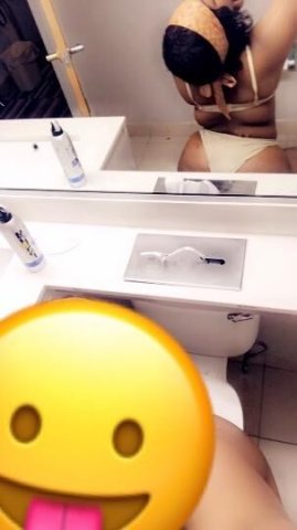 Carmel Skin & Thick Thighs !!💅🏽🤭 I KNOW HOW TOO PLEASE ✅ - 1