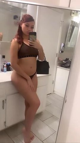 VENEZUELAN CHICK ...💦 - 1