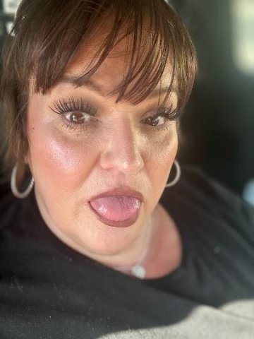 UPSCALE WHITE SEXY ASS HORNY COUGAR - 1