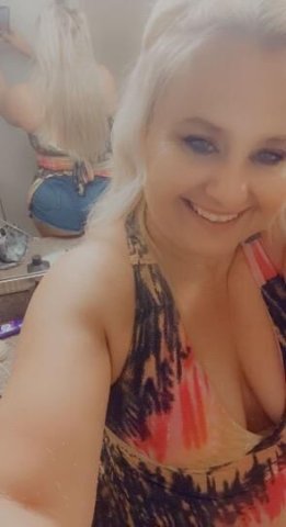 Sexy BLONDE💋💋 THICK thighs🫦🫦AVAILABLE !!!!! - 1