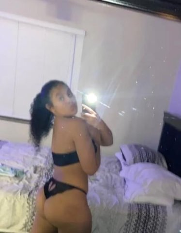 😻🍑NEW IN TOWN 🍑😻 - 1