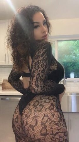 🌼curly hair latina🌼 - 1
