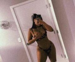 CUM PLAY WITH ME ! BLACK GIRL LOOKING FOR HER WHITE KING🩷 - Image 4