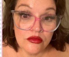 UPSCALE WHITE SEXY ASS HORNY COUGAR - Image 2
