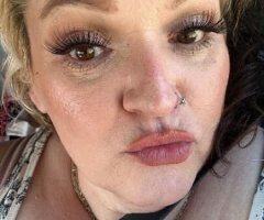 UPSCALE WHITE SEXY ASS HORNY COUGAR - Image 5