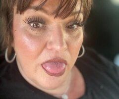 UPSCALE WHITE SEXY ASS HORNY COUGAR - Image 7