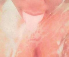 Hey it's Cherry 🍒 Available for a few hrs tonight cum find out if you can handle Thick Chocolate BBW Fat ass Fat pussy Good Throat 👄 if u in the beachwood area hmu for rates - Image 2