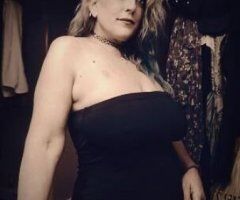 South Bend escorts - IN MICHIGAN CITY Looking for a PAWG How bout a PAWM [Phat AssWhite Milf] instead😘