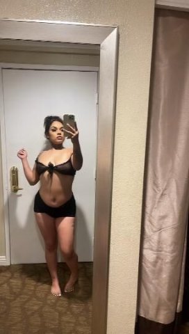 hmu babe only here for a few days - 1
