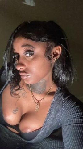 indian hottie come let me take your mind off things 💦😘 - 1