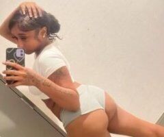 indian hottie come let me take your mind off things 💦😘 - Image 2
