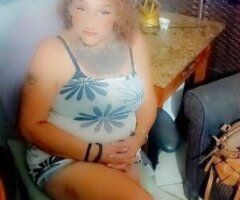 SEDUCTIVE MILF ON TĤE SCENE - Image 1
