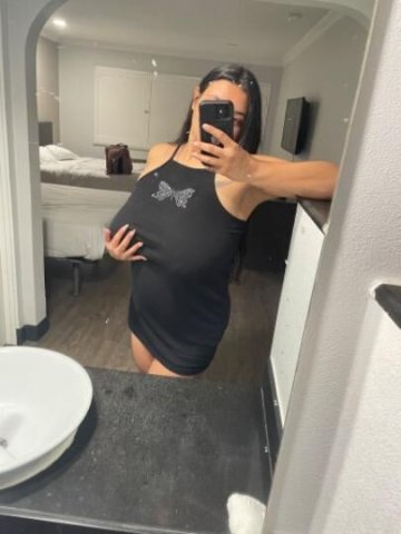 •Big NATURAL Titties •Fat Kitty & Tight Ass - 1