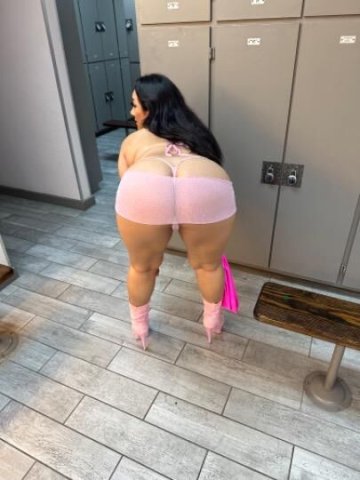 LATINA WANTS TO PLAY 💦😩 - 1