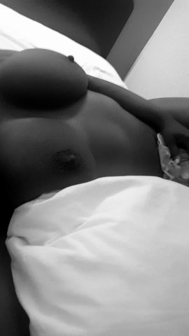 Hola, ven aqu-- curvy chocolate looking to help you bust - 1