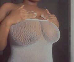 Hola, ven aqu-- curvy chocolate looking to help you bust - Image 3