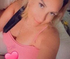 TOP LADY HERE KNOWS HOW 2 PLEASE - Image 5