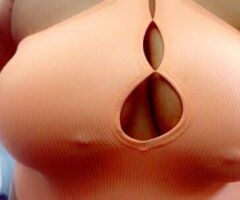 Newport News escorts - COME HAVE A BLAST WITH HONEY B A REAL PRETTY THICK LIGHT SKIN