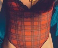 hot brunet - Image 3
