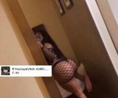 Norfolk escorts - Big booty curvy upscale nympho 💚 2 girl duo Airport 📍