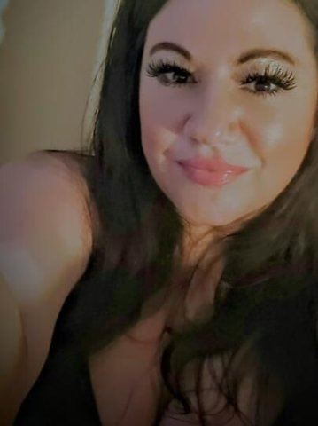 ~💚Buxom Brunette💚~ - 1