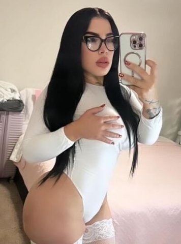 sexy girl with big ass 🥵 - 1