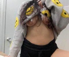 Buttercup Babe looking for fun - Image 7