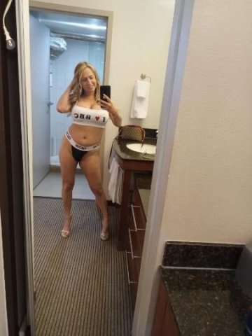 Quinn Waters adult star - 1