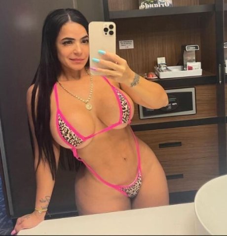 Hello, my name is Zuleika I am looking for fun - 1
