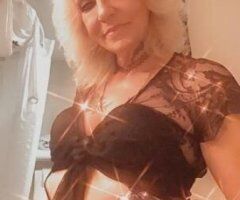 sexy hot 🔥 mature women - Image 4
