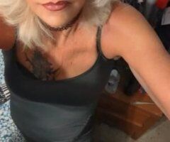 sexy hot 🔥 mature women - Image 5