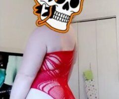 Carbondale escorts - She can have a lil tummy & still be yummy😌