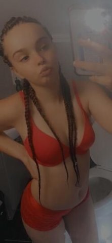 hey whats up new in town hmu if you looking for a good time🥰🤑 - 19 - 1