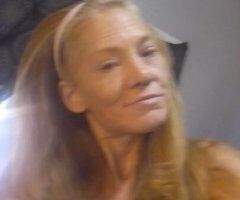 Cleveland escorts - sexy strawberry blonde - 40