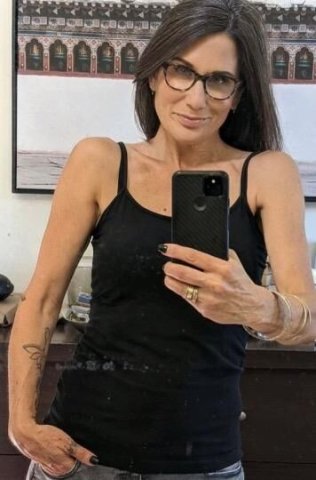 COUGAR MATURE 42 YR OLD - 42 - 1